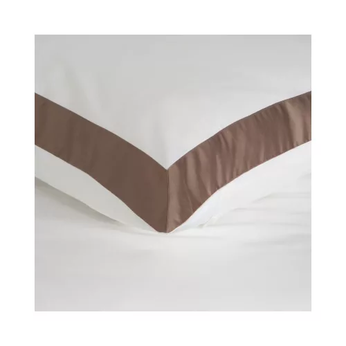Reina23 fodrokkal díszített pamut-szatén ágyneműhuzat Fehér/kávé 160x200 cm - 70x80 cm 2db