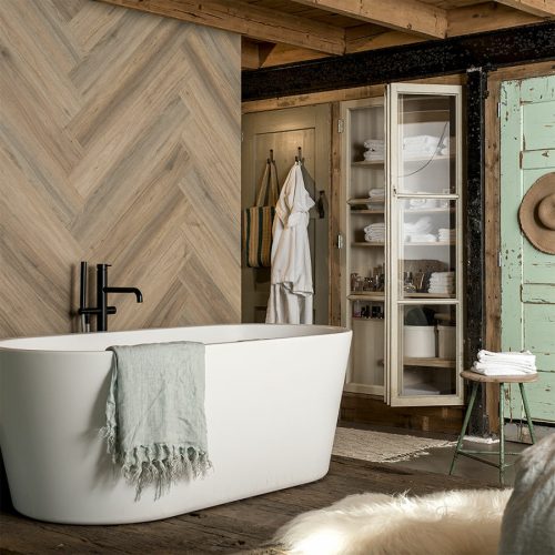 Wood-Look Natural Oak Latte Brown - Kávébarna természetes tölgy famintás vízálló vinyl falpanel, modern beltéri falburkolat